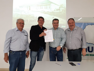 Siqueira Campos recebe novo micro ônibus
